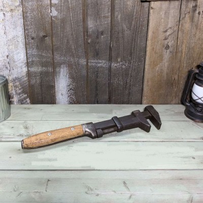 Pipe Wrench antique grand format 